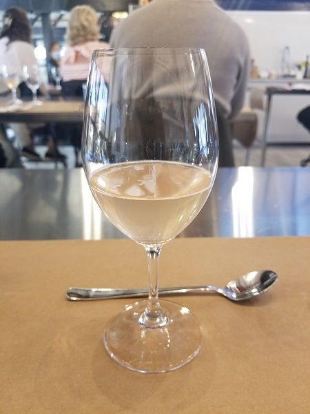 Flowering Currant Sparkling Wine | (Photo Credit: Nerdy Curious)